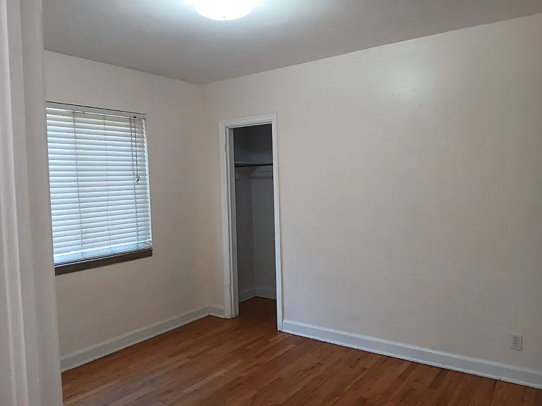 4558 Hooker St — Photo 7