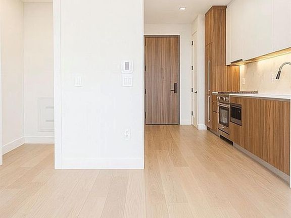 3rd image of 35-32 Leavitt Street