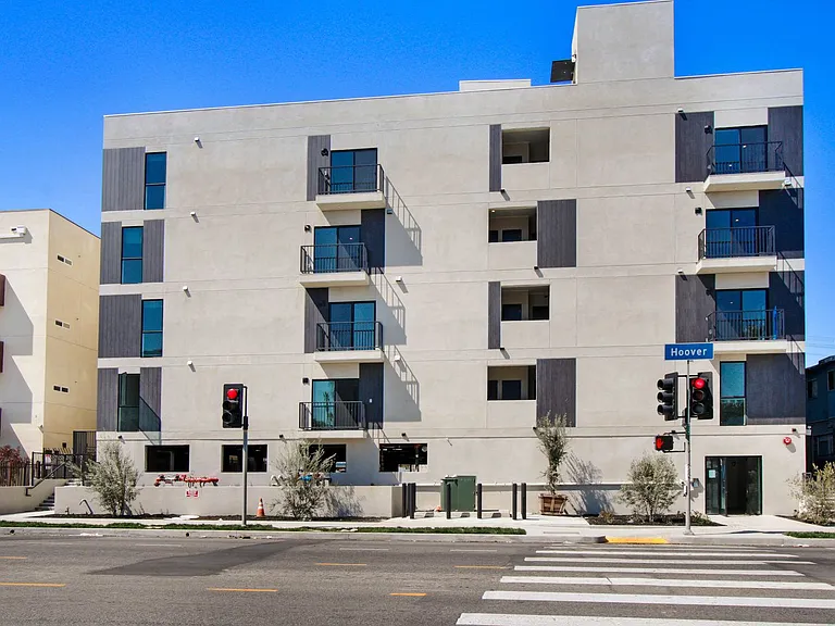 E on Hoover — Photo 35