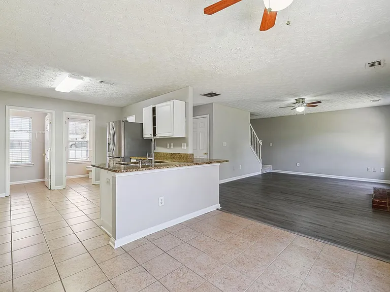 1345 Holleybrooke Dr — Photo 9