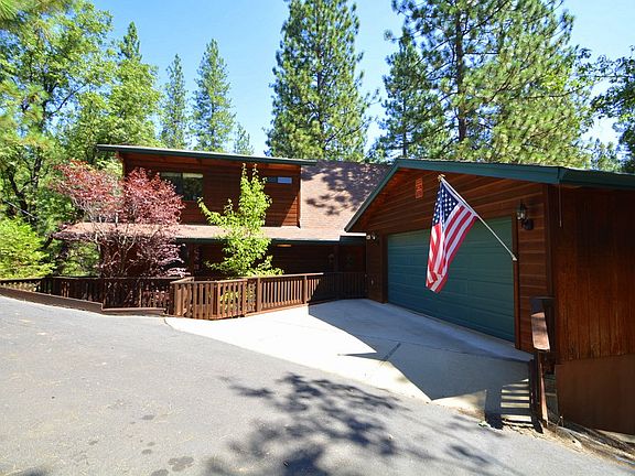2nd image of 2565 Elizabeth Dr