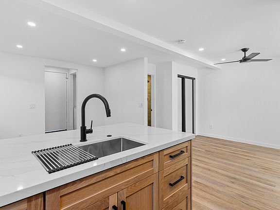 4th image of 4126 Texas St