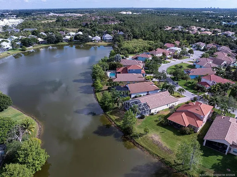 2096 NW Marsh Rabbit Ln — Photo 11