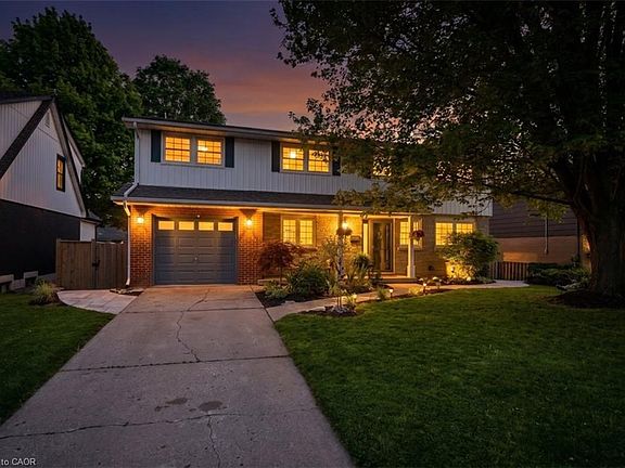 2nd image of 17 Highland Cres