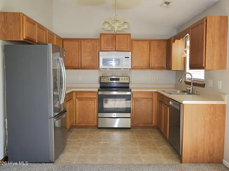 309 Kenilworth Pl — Photo 6