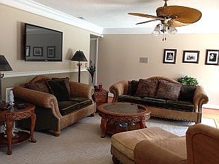 2nd image of 7 Oak Knoll Way