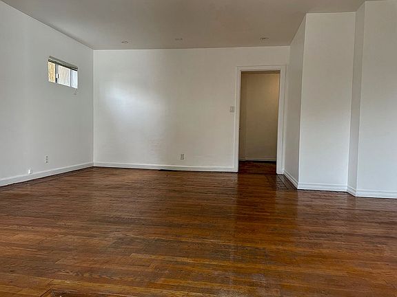 3rd image of 3822 McLaughlin Ave