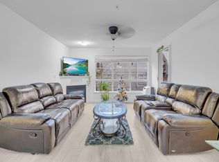 12083 92a Ave #301, Surrey, BC V3V 8C8