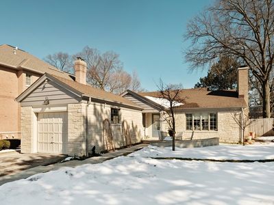 416 Pine Manor Dr, Wilmette, IL, 60091