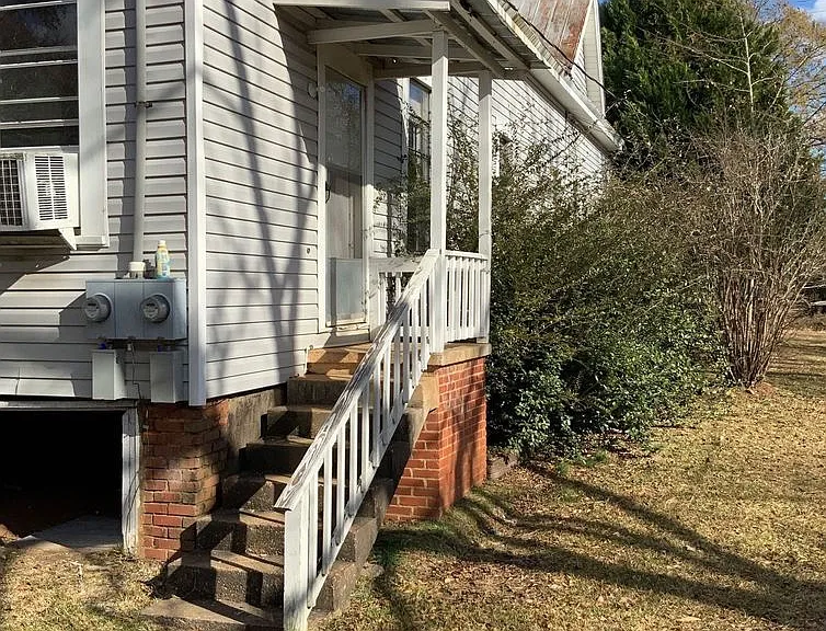 340 Hickory St — Photo 2