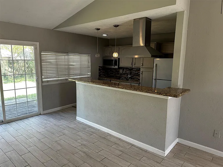 635 Jeff Davis Dr — Photo 4