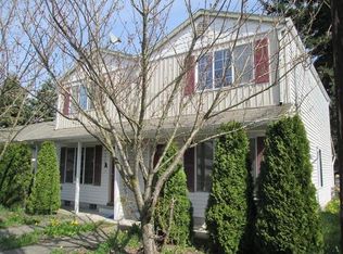 12216 SE Salmon St, Portland, OR 97233
