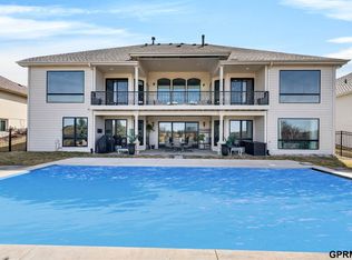 4302 N 195th Cir, Elkhorn, NE 68022