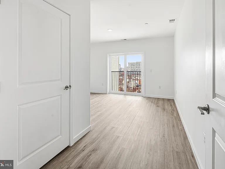 915 N Broad St #17-413 — Photo 9
