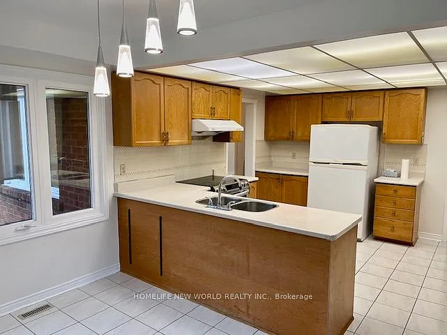 52 Fairholme Dr — Photo 5
