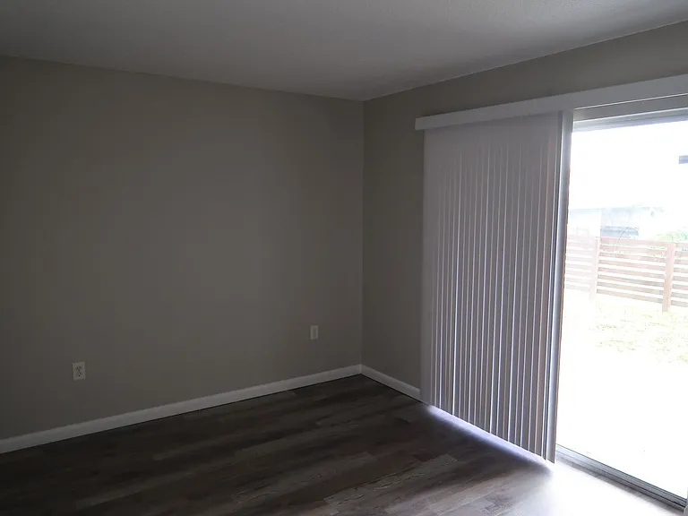 Janie B Apartments — Photo 13
