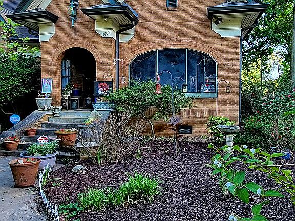 2nd image of 1408 Beecher St SW