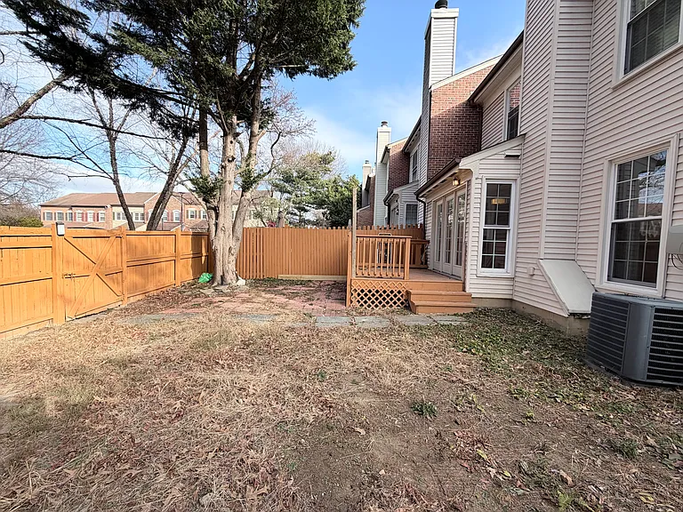 5900 Parenham Way — Photo 51