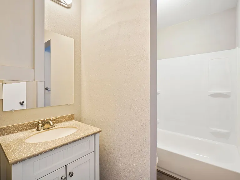 608 Crown Ridge Dr — Photo 20