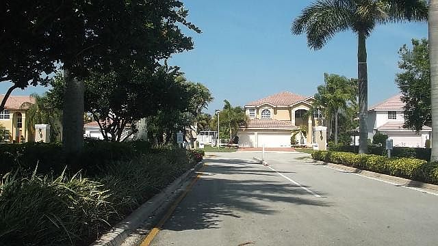 2nd image of 18271 SW 22nd St