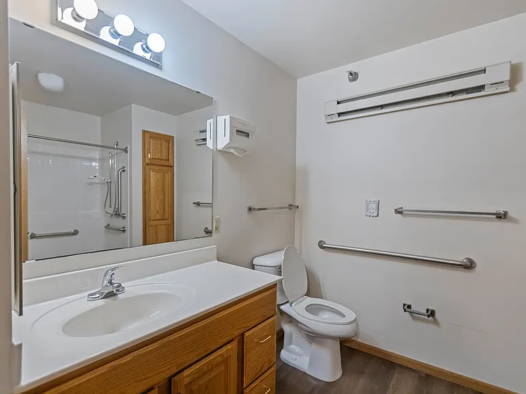 Kenyon Garden Apartments — Photo 27