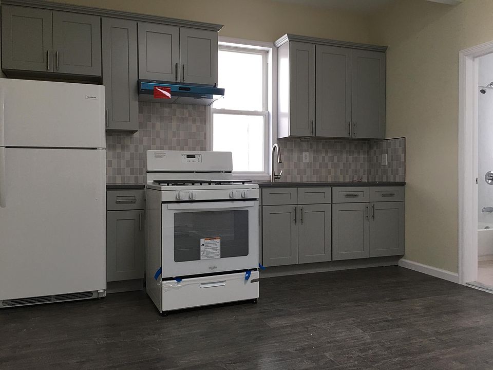 1st image of 8803 104th St