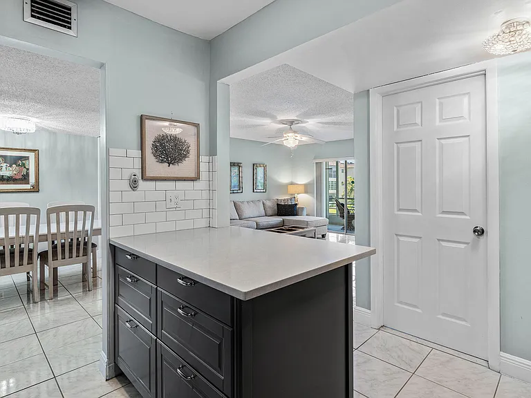 721 Lori Dr #208 — Photo 10