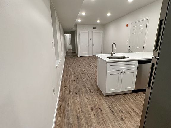 3rd image of 4224 Brown St