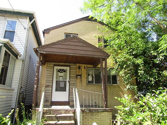 4th image of 937 Woodward Ave