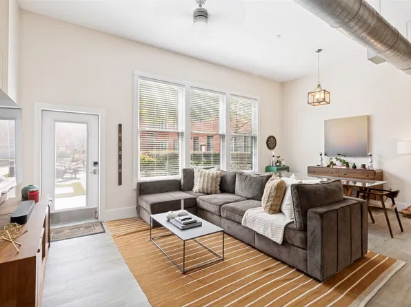 2502 Live Oak St APT 104, Dallas, TX 75204