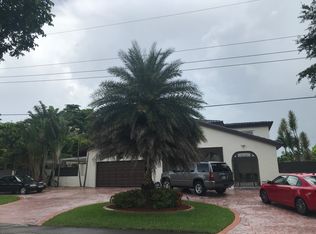 6781 Royal Melbourne Dr, Hialeah, FL 33015