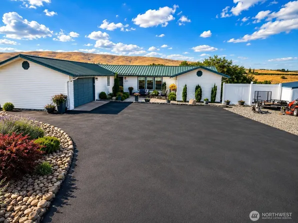 14511 McAuley Road, Yakima, WA 98908