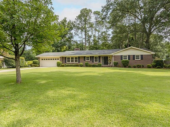 4th image of 812 Brooks Drive