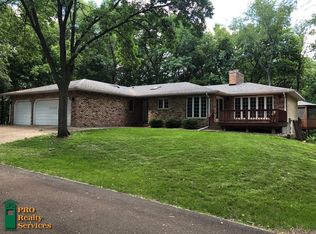 3322 Emmert St, Shoreview, MN 55126
