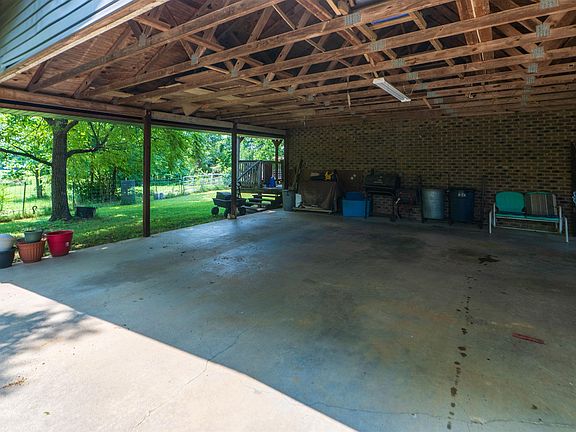 4th image of 2642 Old Union Rd