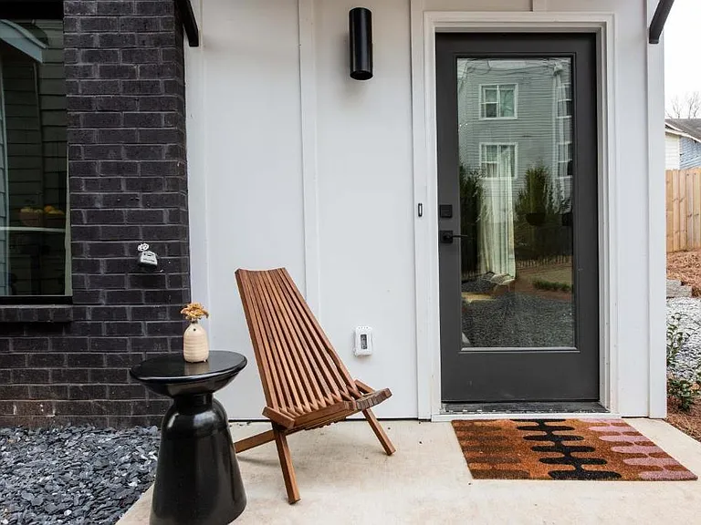 542 Boulevard Pl NE #C — Photo 20