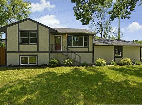 3rd image of 3001 County Road H W