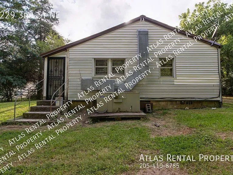 2229 3rd St NE — Photo 3