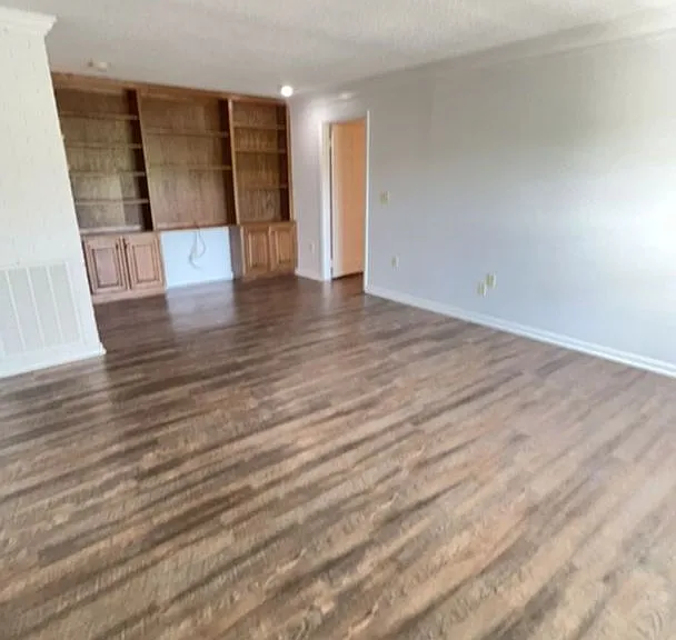 765 Bluffview Dr — Photo 10