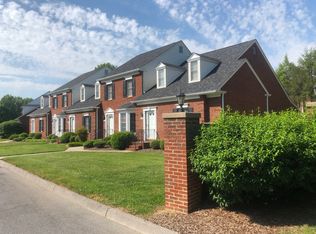 2002 W Manor Ct, Kingsport, TN 37660