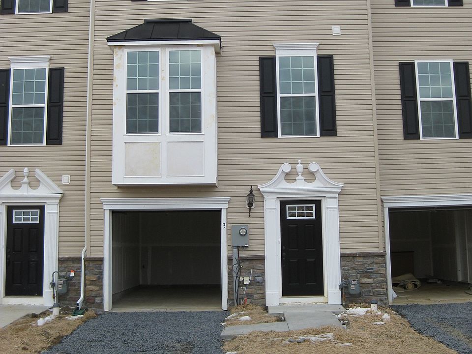 1st image of 7 Pink Rose Ln