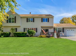 17 Glenmore Rd, Freehold, NJ 07728