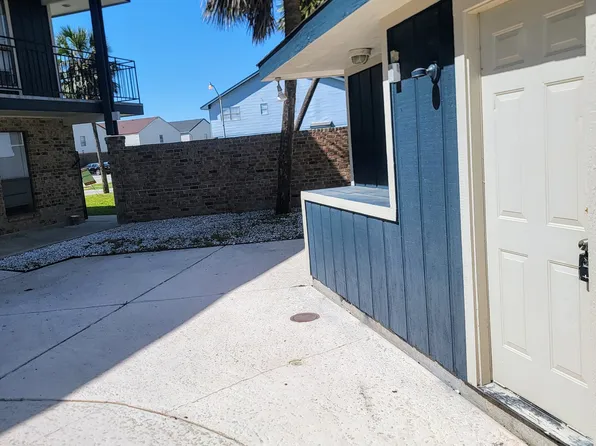 4289-93 Lac St Pierre Dr, Harvey, LA 70058