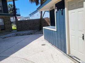 4289-93 Lac St Pierre Dr, Harvey, LA 70058