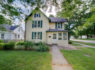 372 S Kane St, Burlington, WI 53105