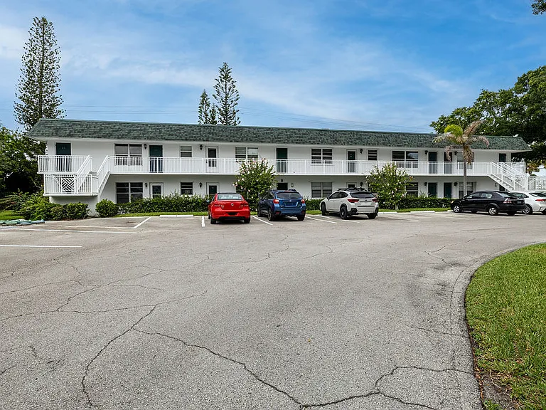 2800 Indian River Blvd #R9 — Photo 28