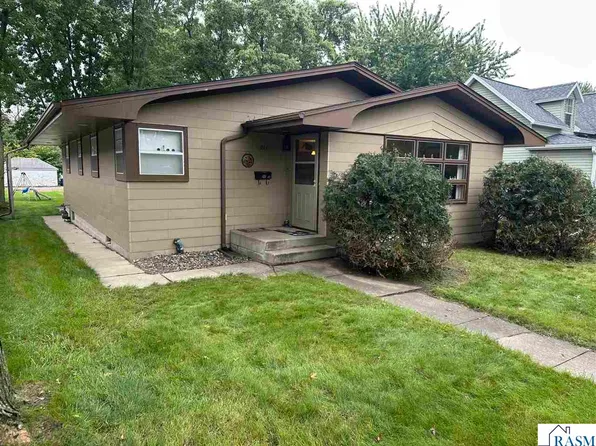 211 N Washington St, New Ulm, MN 56073