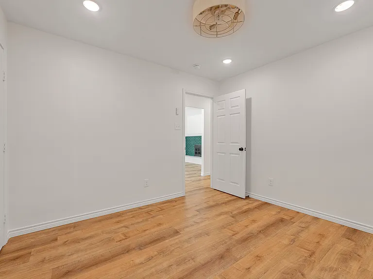 7508 Deaver Dr — Photo 16