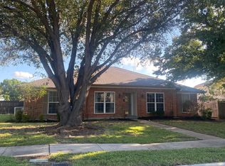 1642 Canterbury Ln, Lewisville, TX 75067
