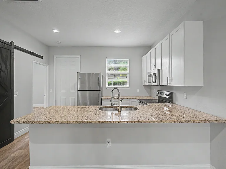 1614 E Mulberry Dr — Photo 14